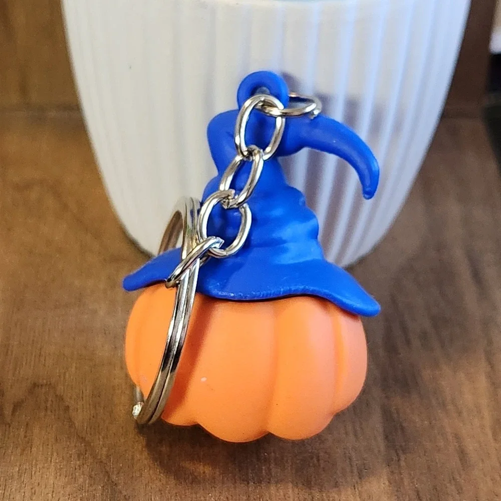 Halloween Jack O Lantern Pumpkin Wizard Hat Keychain Blue Orange Stars 1.75